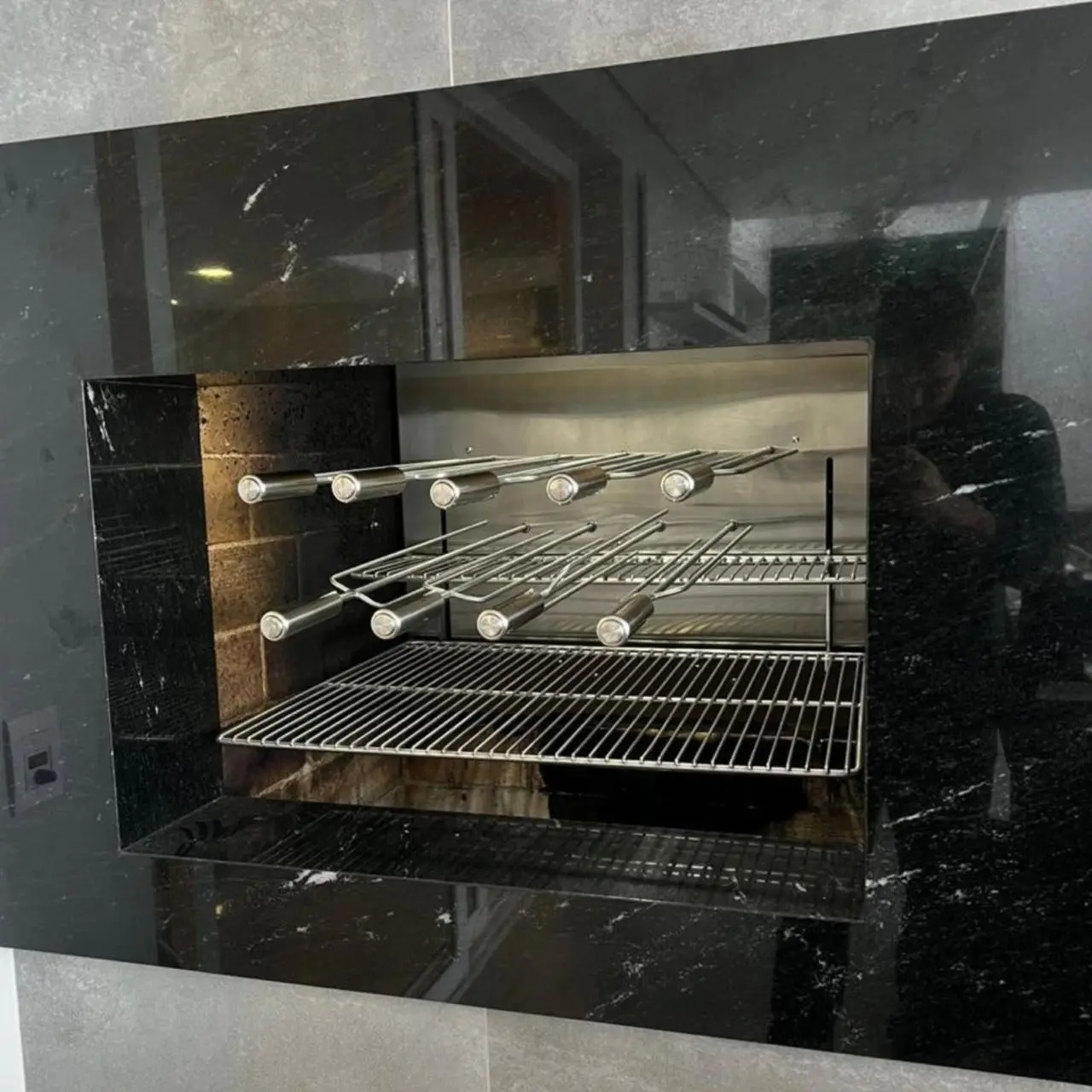 Área gourmet com churrasqueira Polmach